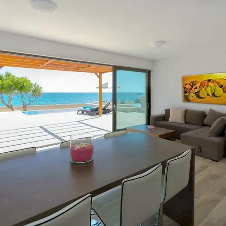 Mary Beach Rodakino Exterior photo